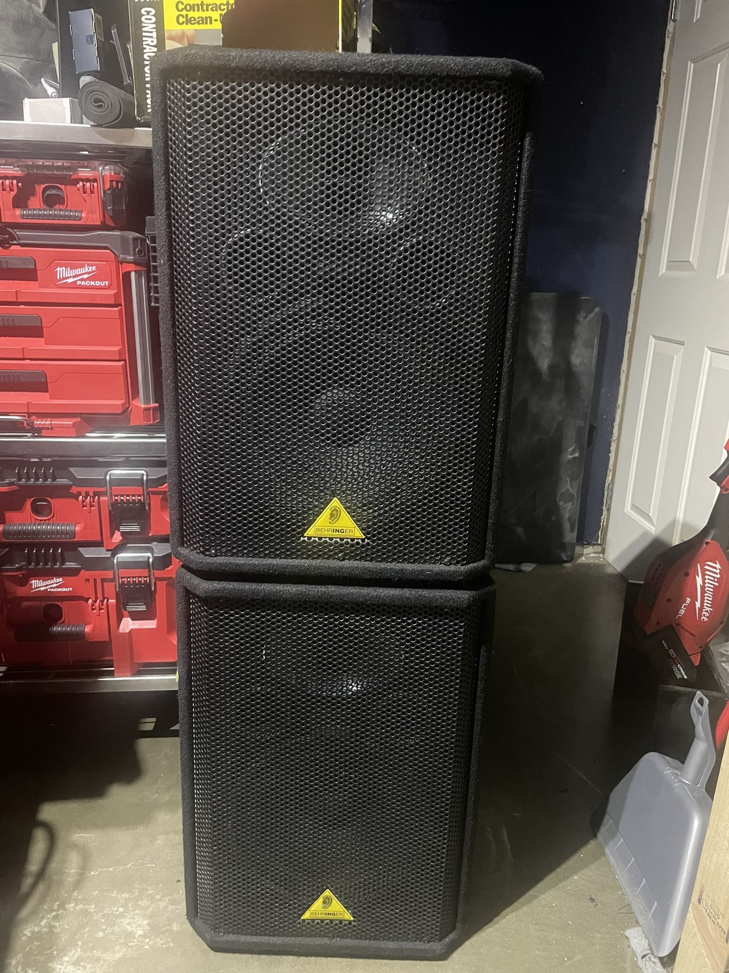 Behringer Eurolive Vs1220 