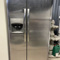 Refrigerador FRIGIDAIRE 