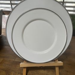 8 Metal White Plates