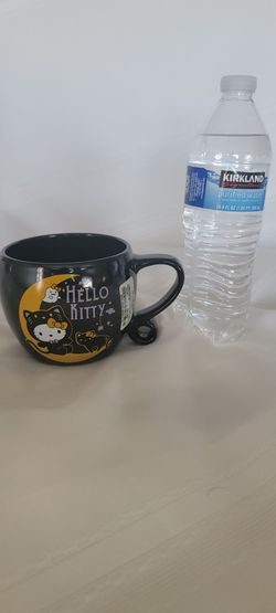 BRAND NEW HELLO KITTY HALLOWEEN MUG