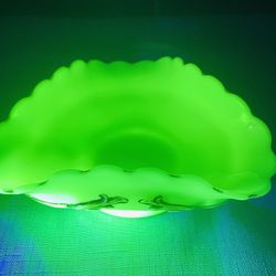 Stunning Antique Very Rare Find, Heisey Custard Glass With Applied Winged Scroll Decoration. Very Intense Glow! 