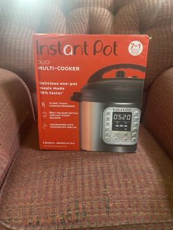 Insta Pot Duo Multi Cooker ( NEW IN THE BOX )