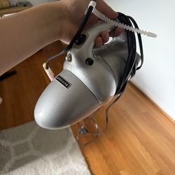 Mini wired vacuum 