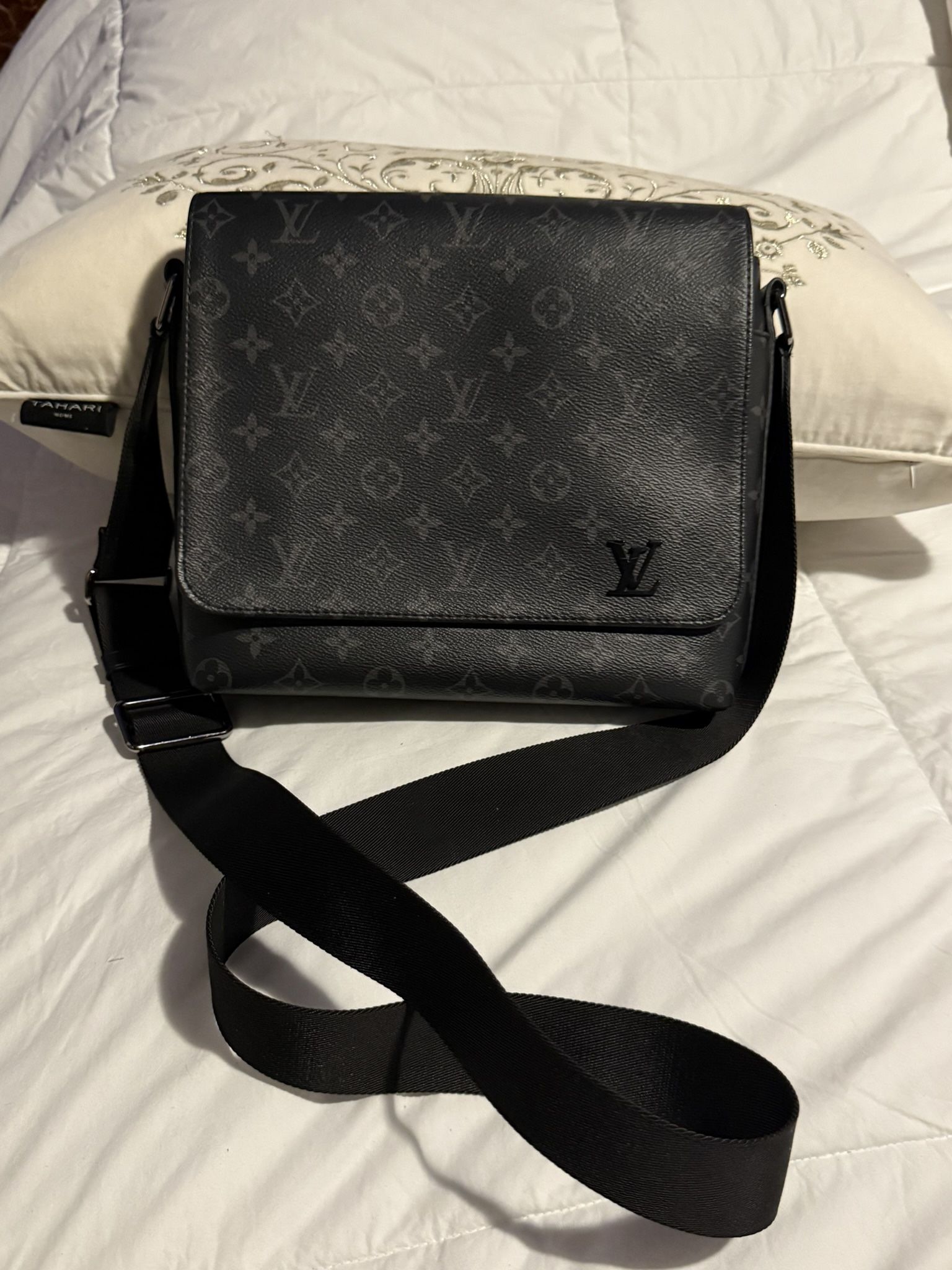Louis Vuitton Messenger Bag
