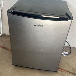 Mini Fridge 