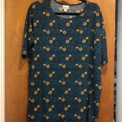Women’s Shirt Medium