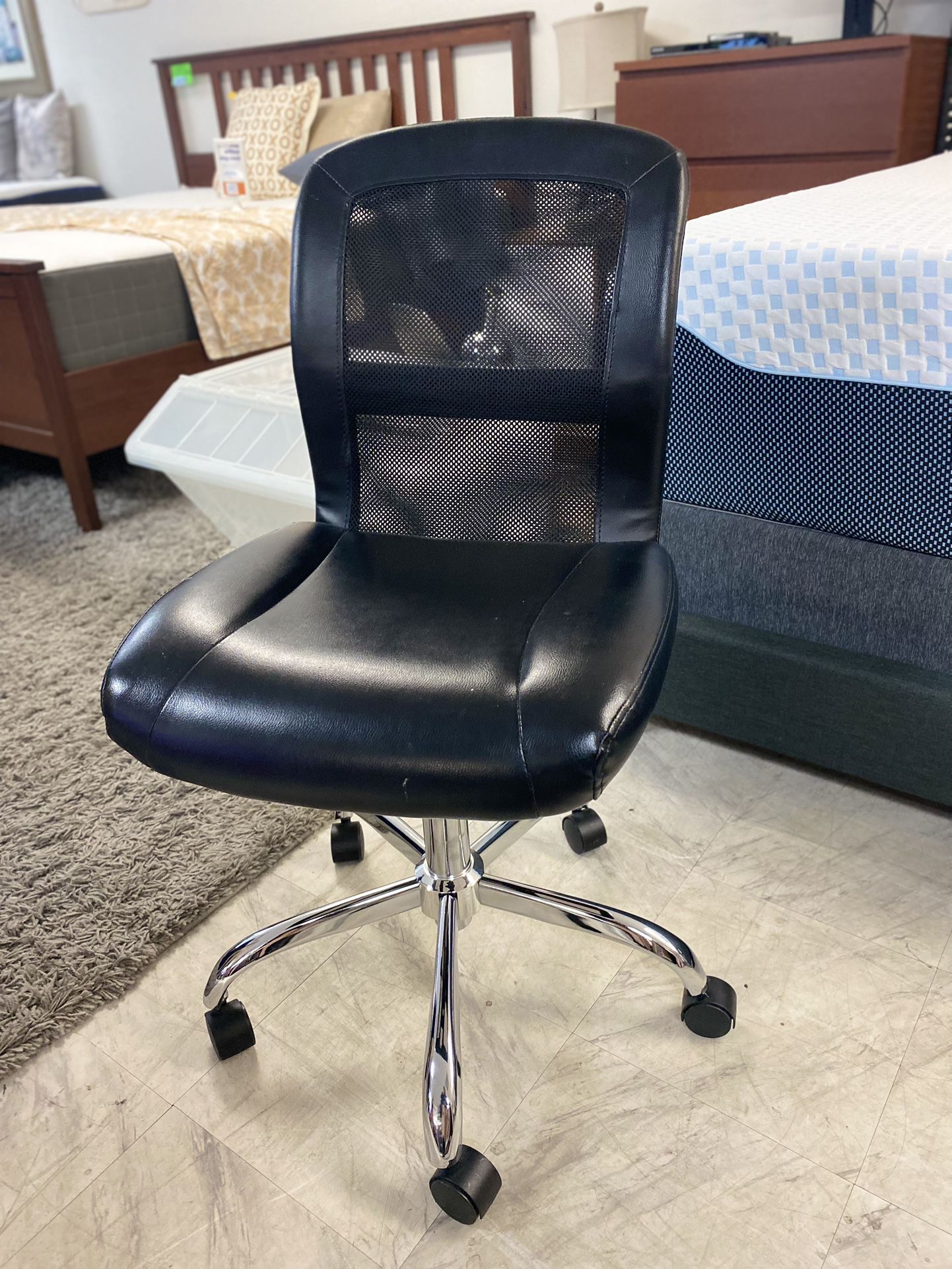 Desk Chair $29.99