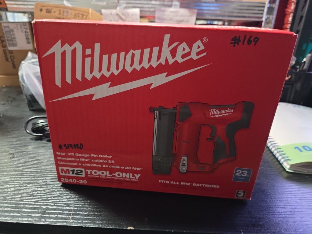 Milwaukee M12 Pin Nailer