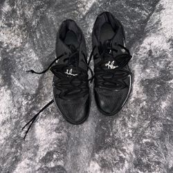 Kyrie 5 All Black