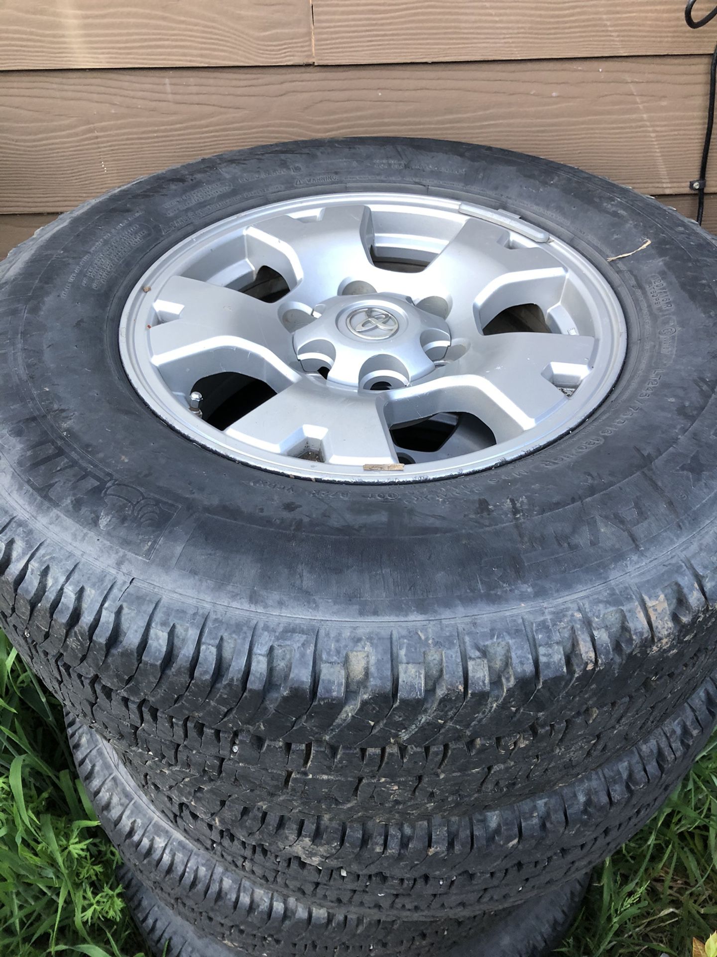 Toyota 4Runner stock rims and tires
