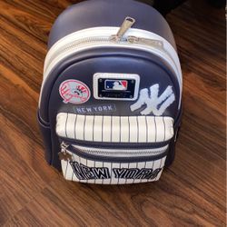 Loungefly MLB New York Yankees Backpack. New