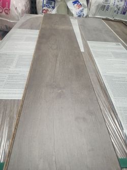 Krono Original
Ancient Oak 12 mm T x 8 in. W Waterproof Laminate Wood Flooring (15.9 sqft/case)