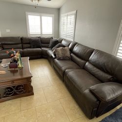 Sectional Couches 