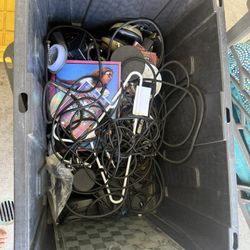 Guitar junk cables etc, not sure what works