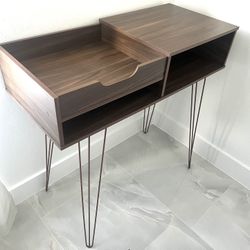 Entry Table / Bar Table