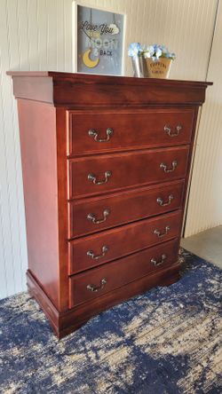 NICE TALL DRESSER