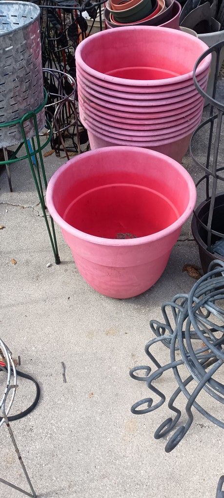 Variety Of Metal Outdoor Plant Stands Ceramic N Plastic Pots