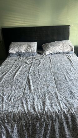Queen bed