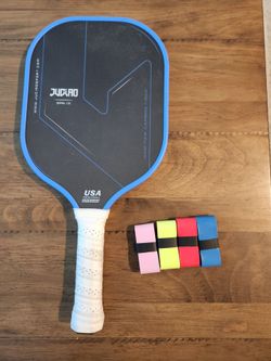 Pickleball paddle