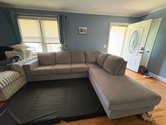 Altari 2-Piece Sectional with Chaise (Gray-right arm facing)