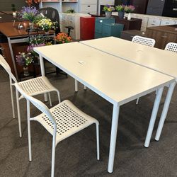 White Table And Chairs