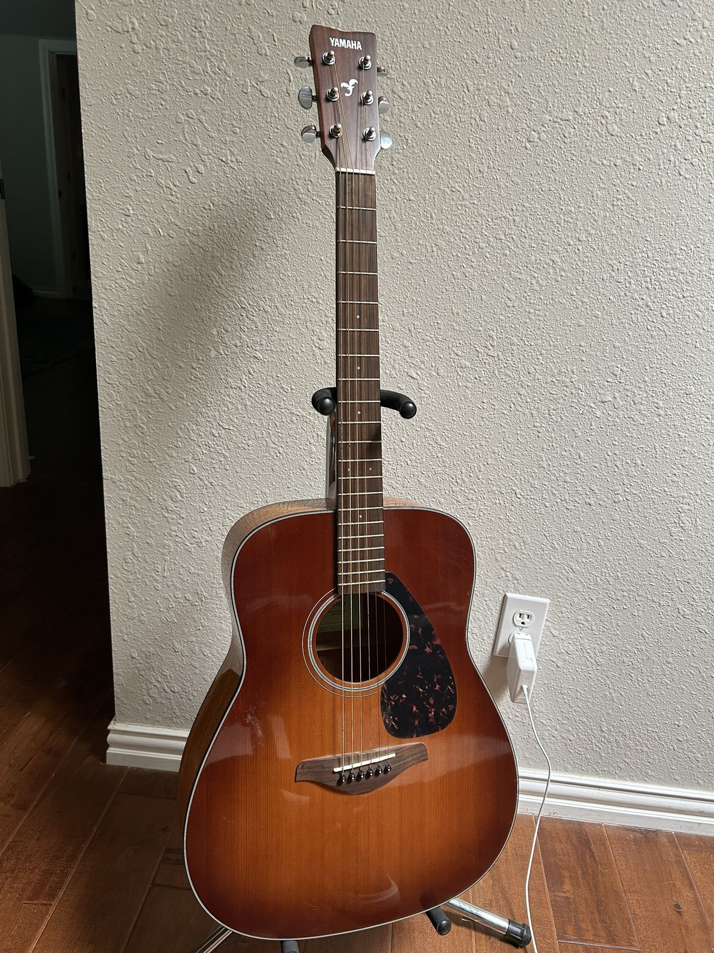 Yamaha FG800 Acoustic Guitar & Stand