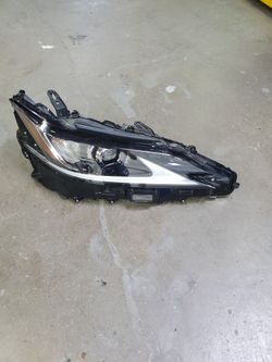 OEM headlight Lexus ES300 Fwd 2022