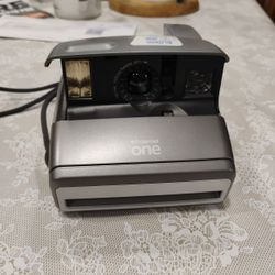 Polaroid One Silver Grey Collapsible 600 Film Vintage Instant Camera - UNTESTED-