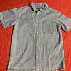 Cat & Jack short-sleeve denim button-up shirt Size M (8)