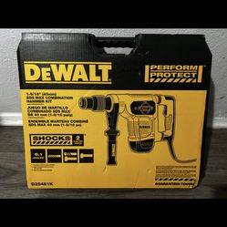 DEWALT 10.5 Amp 1-9/16 in Corded SDS-MAX Combination Concrete/Masonry Rotary Hammer w/ SHOCKS & Case