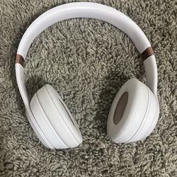  Beats Solo 4 rose gold