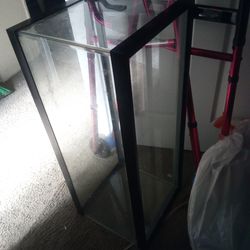 Tank for frogs, lizzards snaked