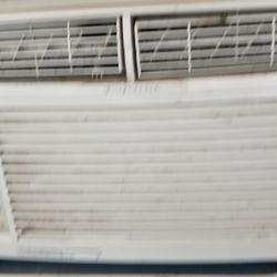 15100 BTU Good Condition Window Unit