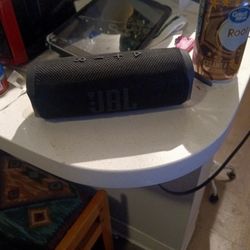 Brand New JBL Flip 6 Bluetooth Speaker Waterproof Like New