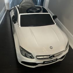 Mercedes kids power wheel Car W/ Remote Control 