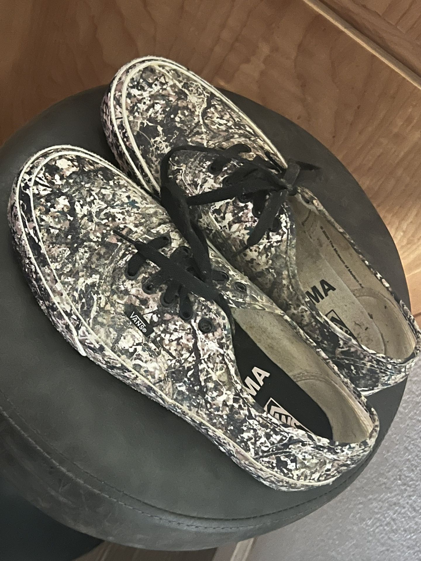 Moma Camo Van