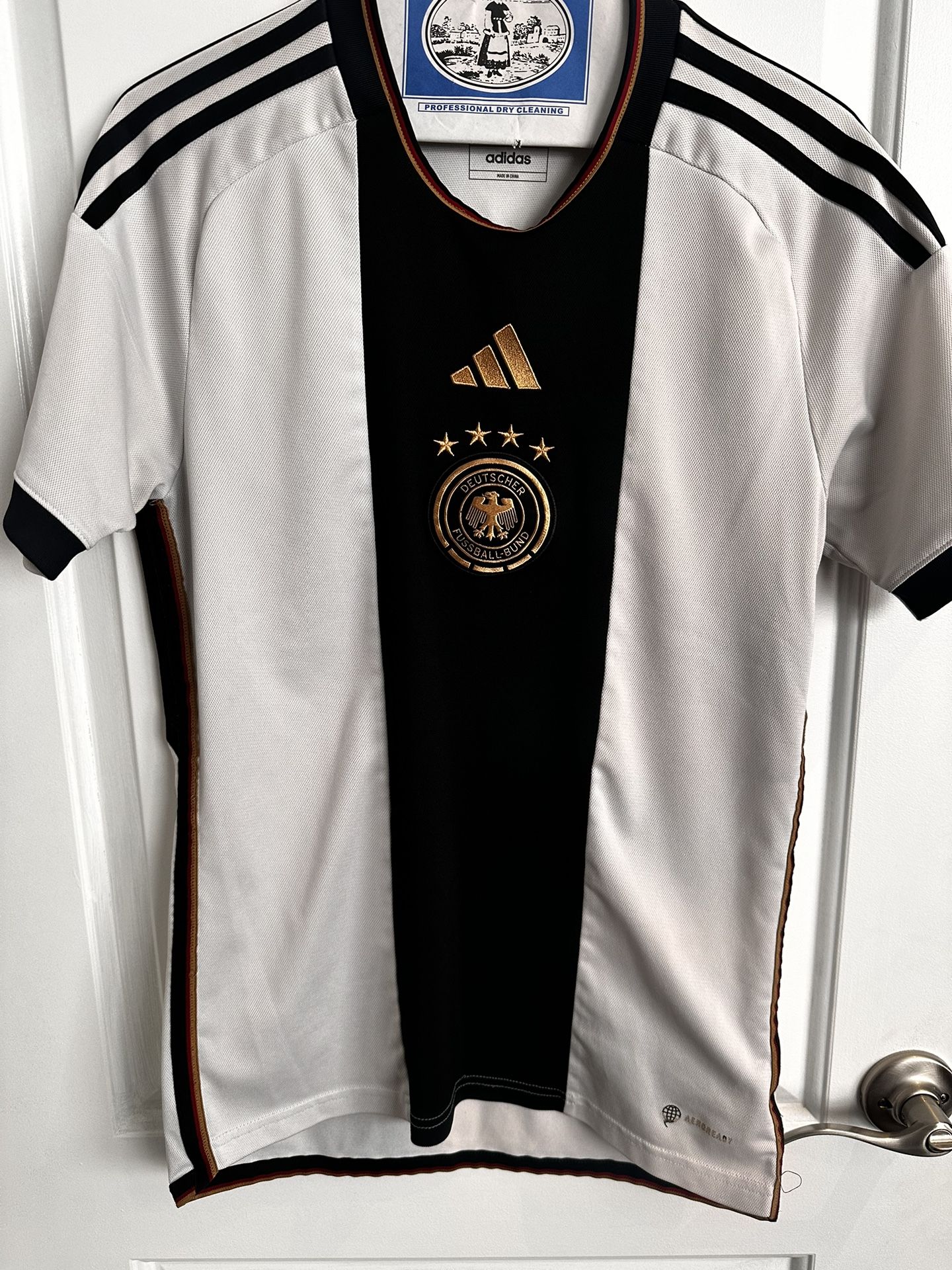 Spain Soccer Jersey Small Adult