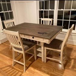 Bolanburg Antique White Counter Height Set/ Table And Chairs 