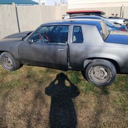Oldsmobile Cutlass  350  Chevy Engine Lt1 400 turbo transmission. With a stole.