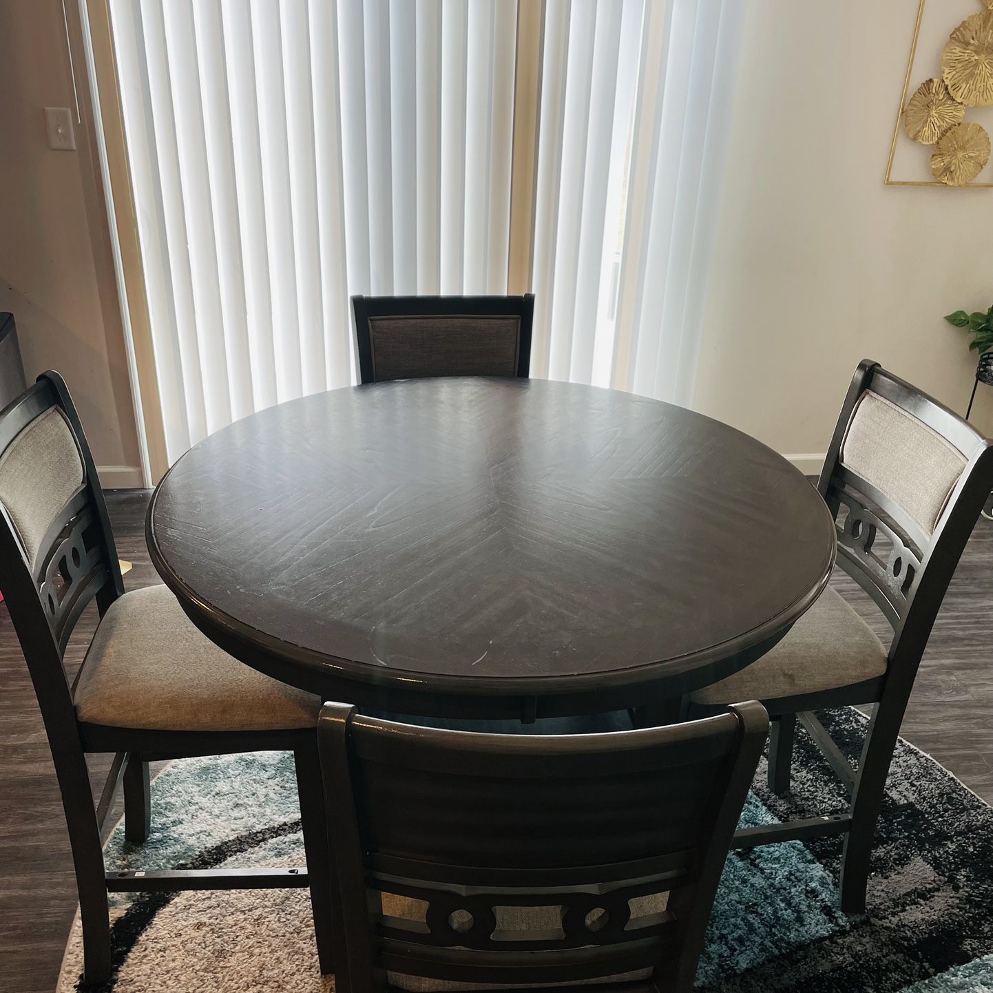 Gently used Dinning Table 