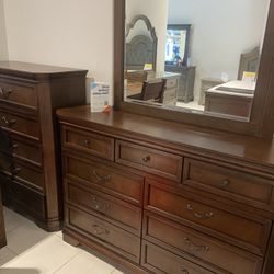 CRAZY CLEARANCE DEALS! DELIVERY TODAY! $299 TALL CHESTS! $399 DRESSER MIRRORS