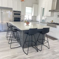 Black Swivel Bar Hight Chairs