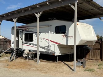 2008 Tango 28' FiFTH Wheel