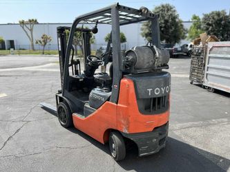 
Toyota forklift 4,000 Lbs