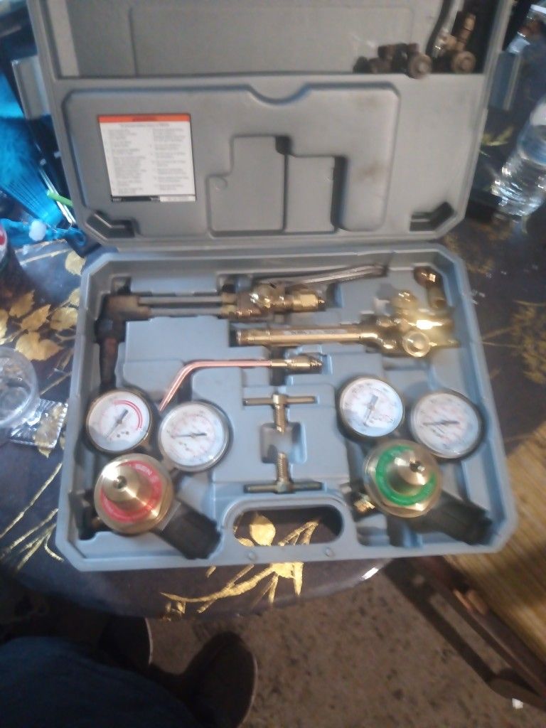 New ~ Olsen Heavy Duty Torch Set