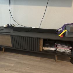 TV / Entertainment Stand