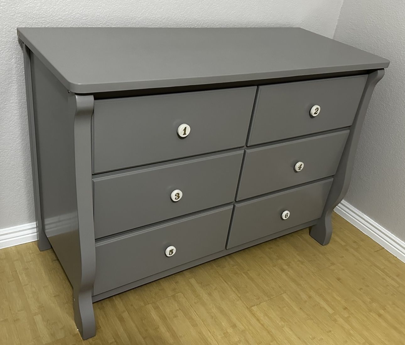 Delta Children Universal 6 Drawer Dresser