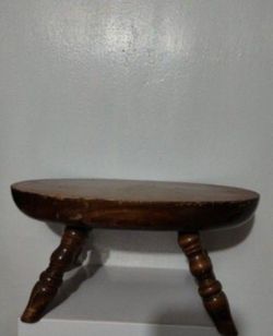 MC - VTG CORNWALL WOOD PRODUCTS STOOL 15" / 7" H