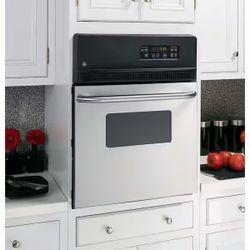 Stainless Steel In-Wall Oven / Kitchen / Dining 