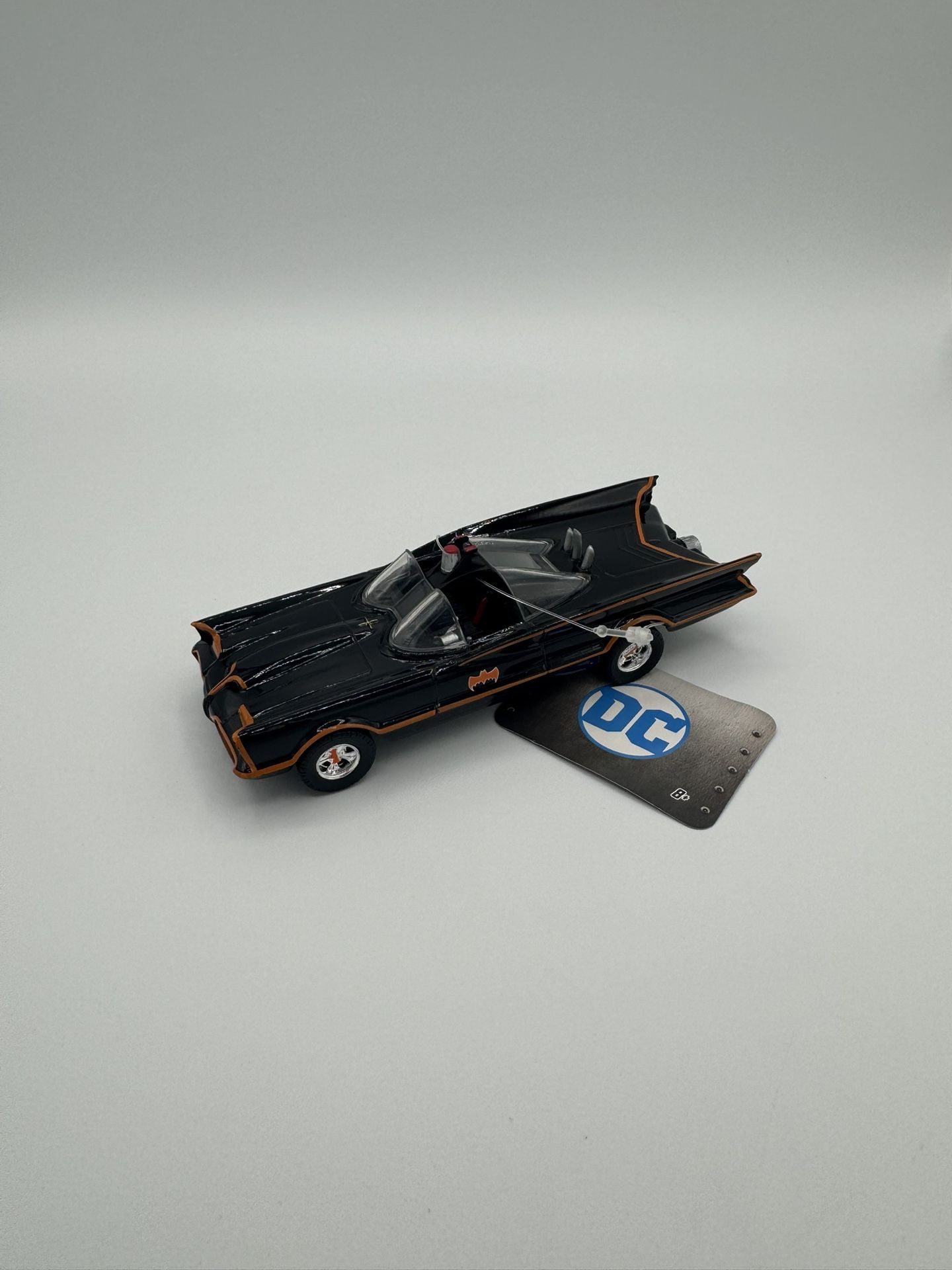 JADA BATMAN 1966 CLASSIC TV SERIES BATMOBILE 1:24 NEW NO BOX DIECAST MODEL CAR